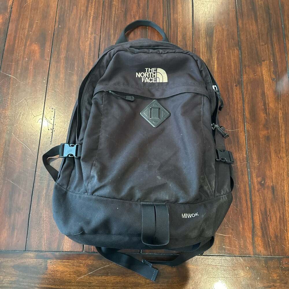 The North Face Miwok Black Backpack